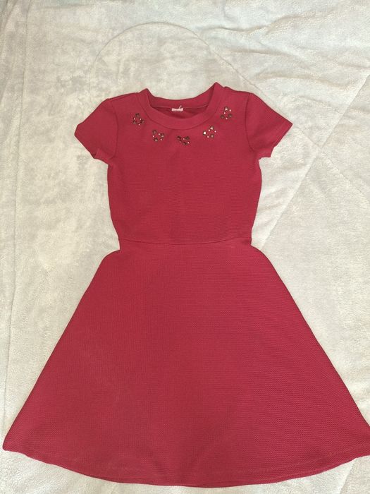 Тъмно червена официална рокля