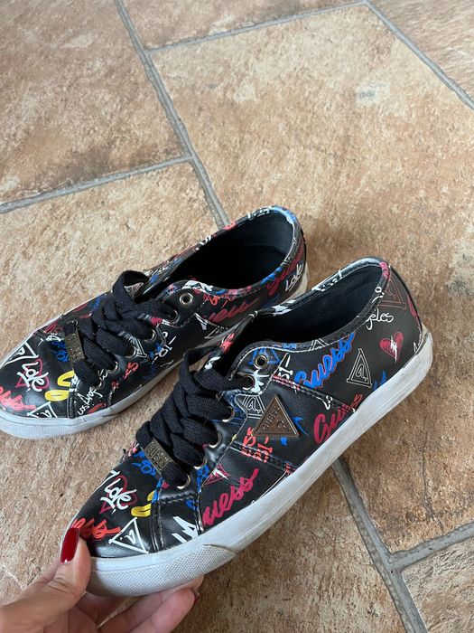 Guess черни кецове