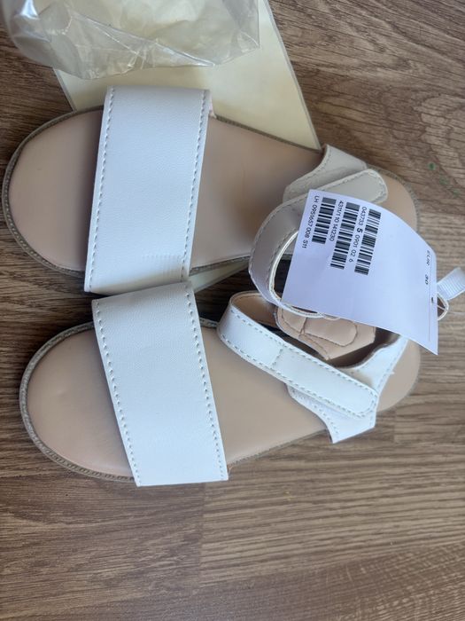 Нови Adidas, h&m сандали и маратонки