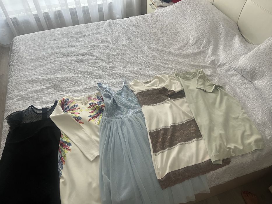 платья для девочки , хорошого качества, брендовве