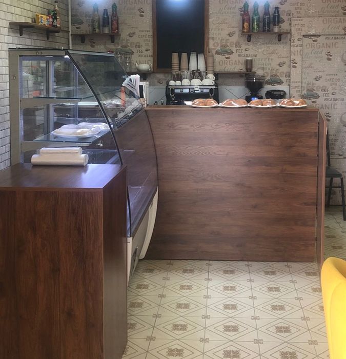 Мебель и техника для кофейни или кафе