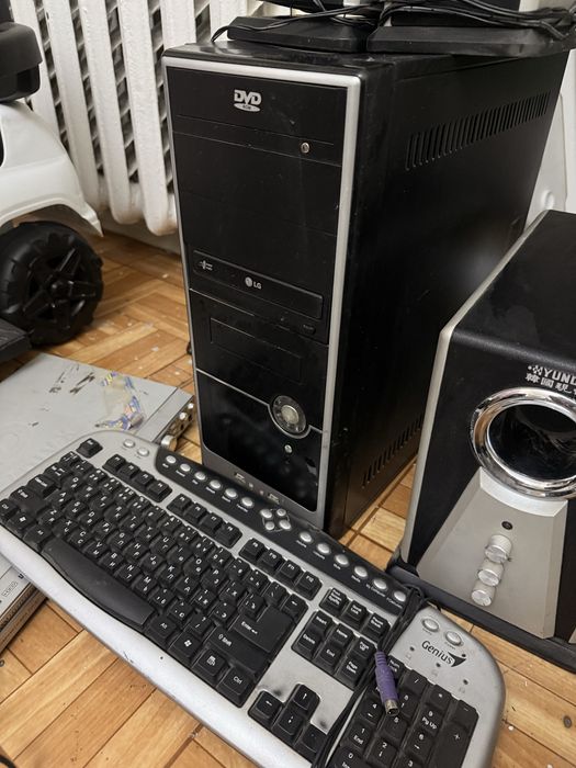 Блок, акустика, клавиатура, плеер