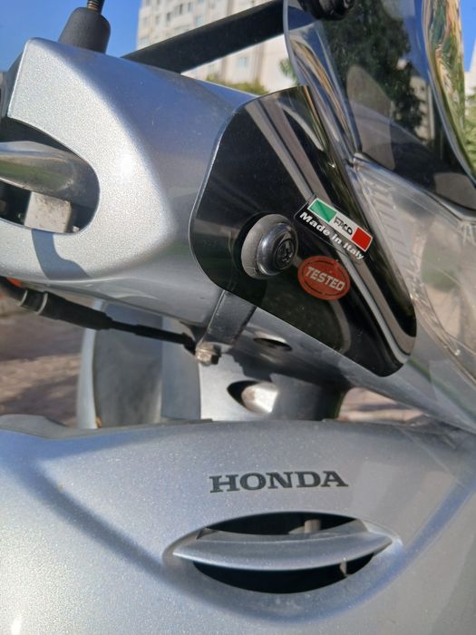 Слюда за скутер honda sh150i