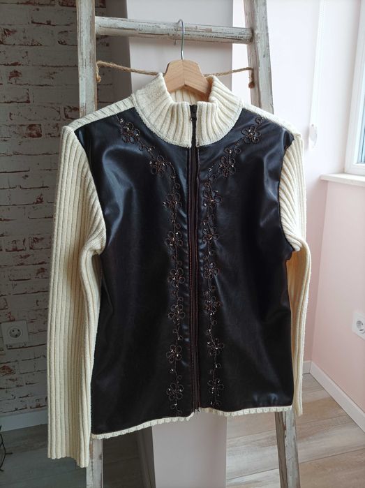 Кожена жилетка с плетени ръкави