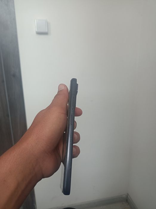 Redmi note 11 pro 5 G 4:64 holati yaxshi
