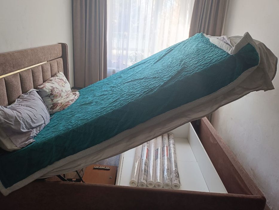 Продаю кровать ей только месяц
