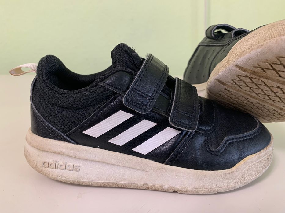 маратонки Adidas