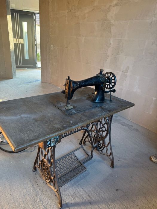 Masina de cusut SINGER