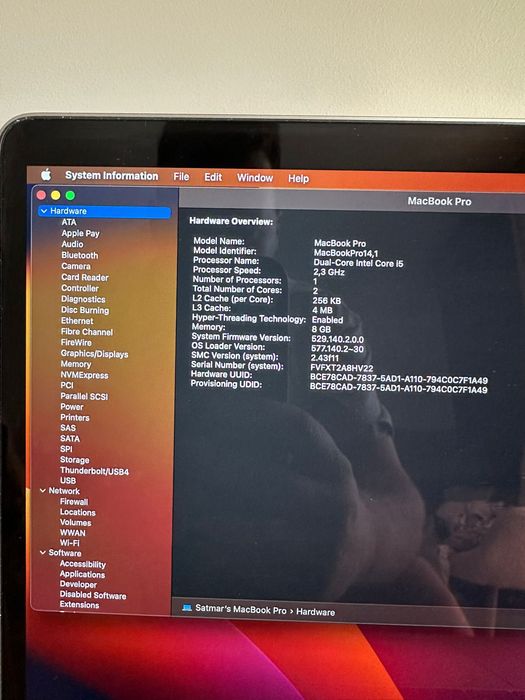 MacBook Pro 13 cu procesor i5, 8Gb RAM și 128Gb SSD