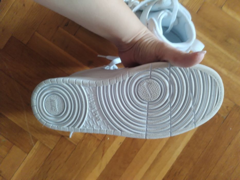 Nike маратонки нови