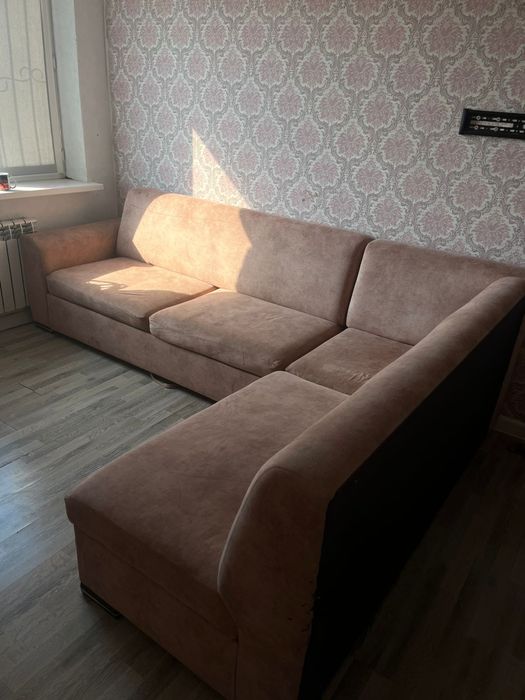 Продам диван угловой