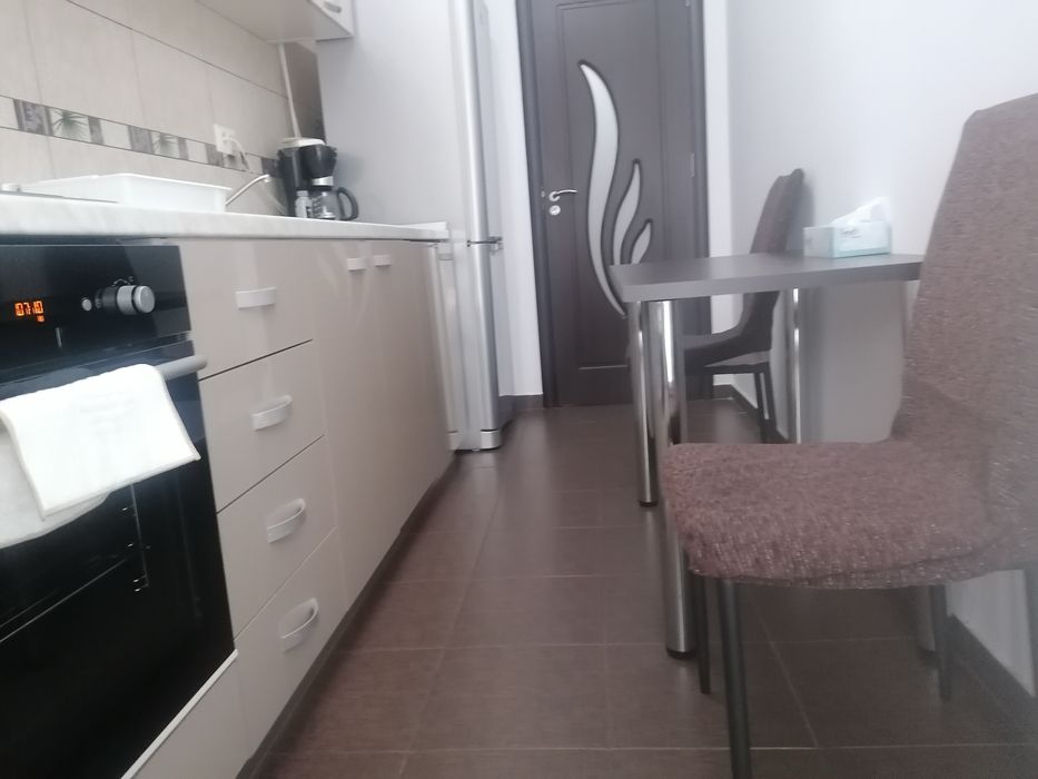 Particular inchiriez garsoniera