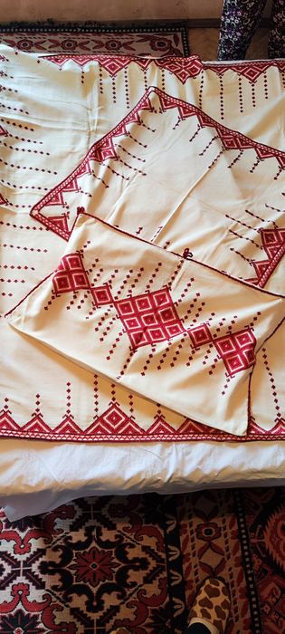 Бродирани възгавници,шевици