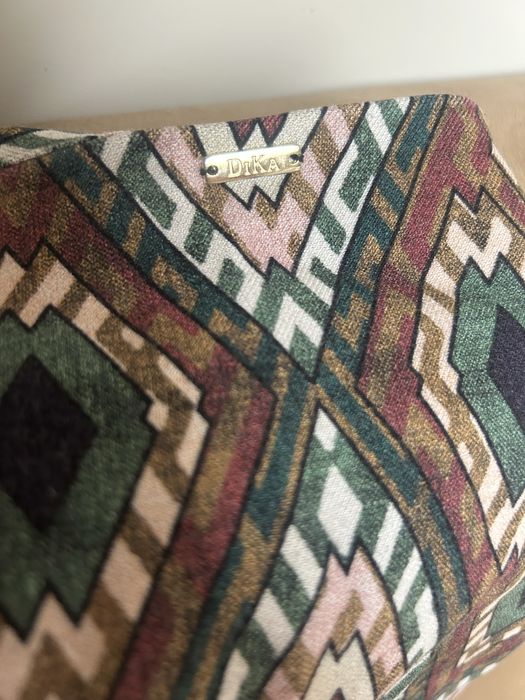 Пола XS на DIKA с вълна