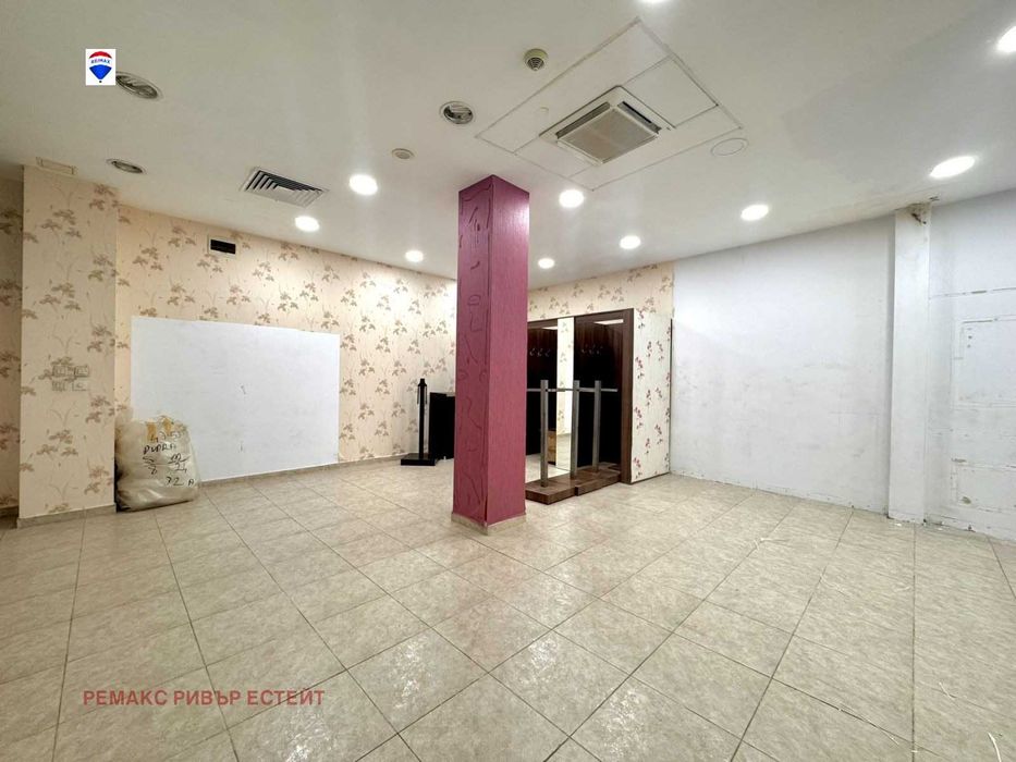 Дава се под наем Магазин в Русе, Център - 60 кв.м за 255 € - Снимка #1