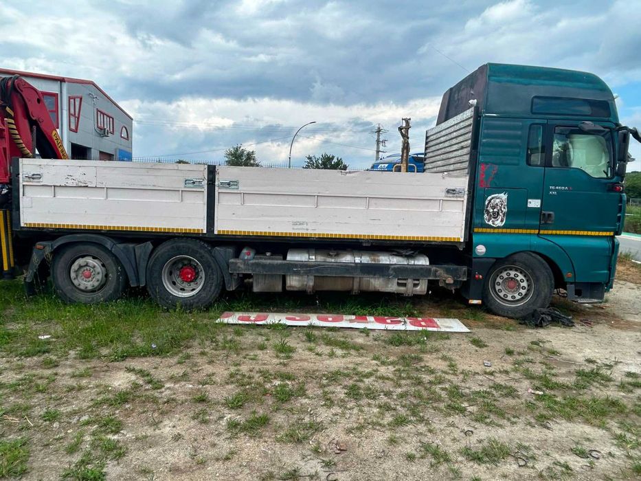 Camion cu macara MAN