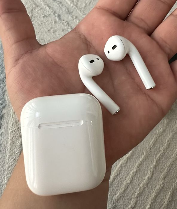 Airpods 1 поколения