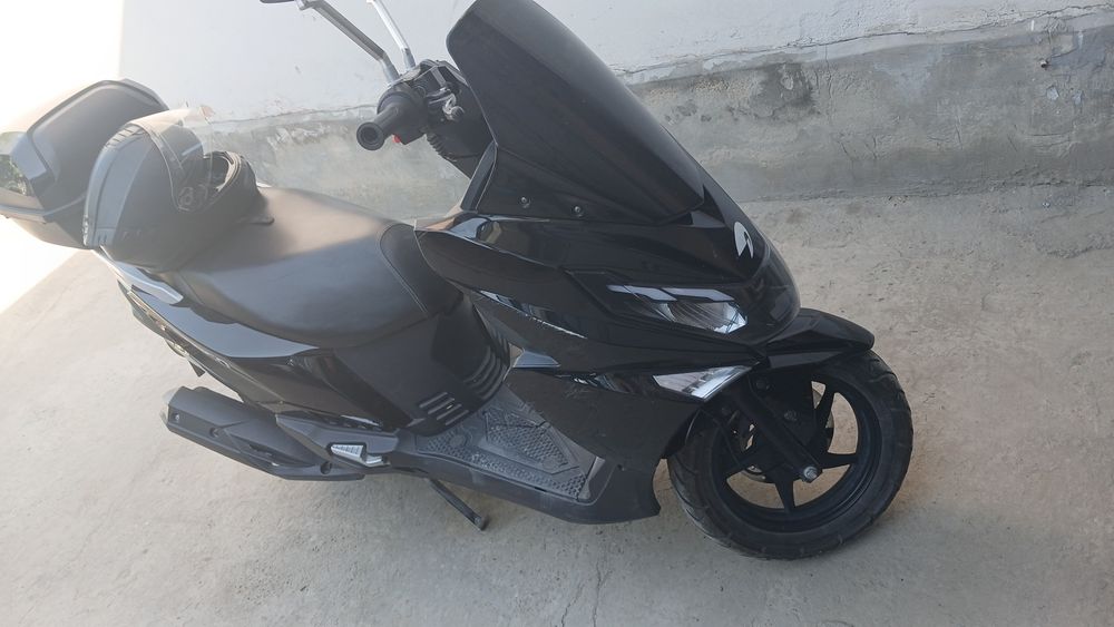 Skuter sotiladi 150 kub Tiger modeli