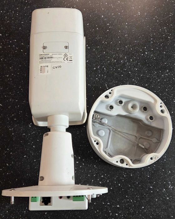 Vând camere IP Hikvision DS-2CD2643G0-IZS cu zoom motorizat