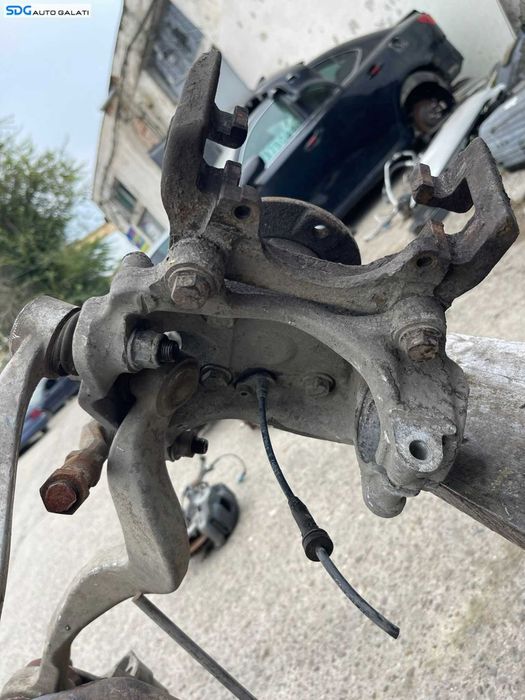 Fuzeta cu Rulment Stanga Fata BMW Seria 5 E60 E61 525 530 2.5 3.0 D 2003 - 2010 Cod 6760953 [B3225]