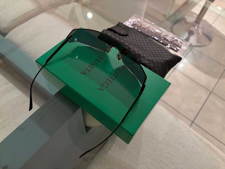 Слънчеви очила на Bottega Veneta 1299S