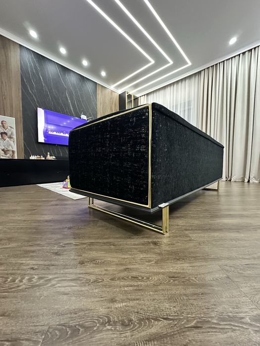 Продам диван для гостиной