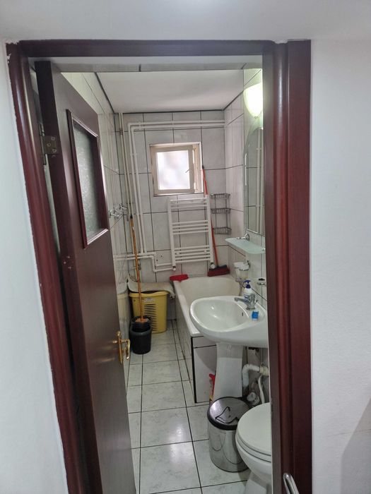 Apartament de închiriat valcea