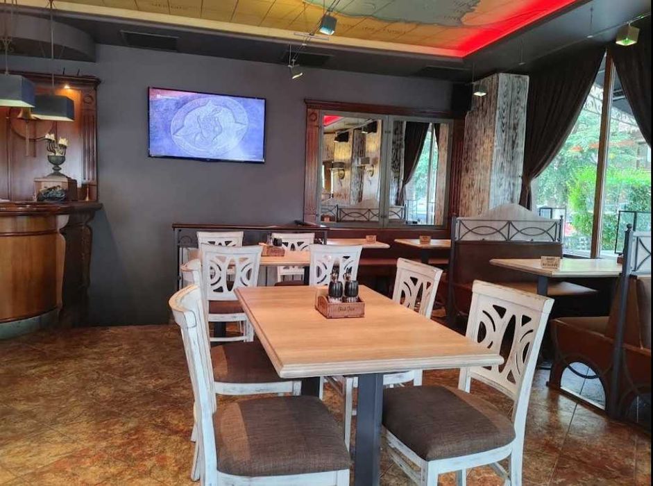 Дава се под наем Заведение в Бургас, Център - 180 кв.м за 2000 € - Снимка #3