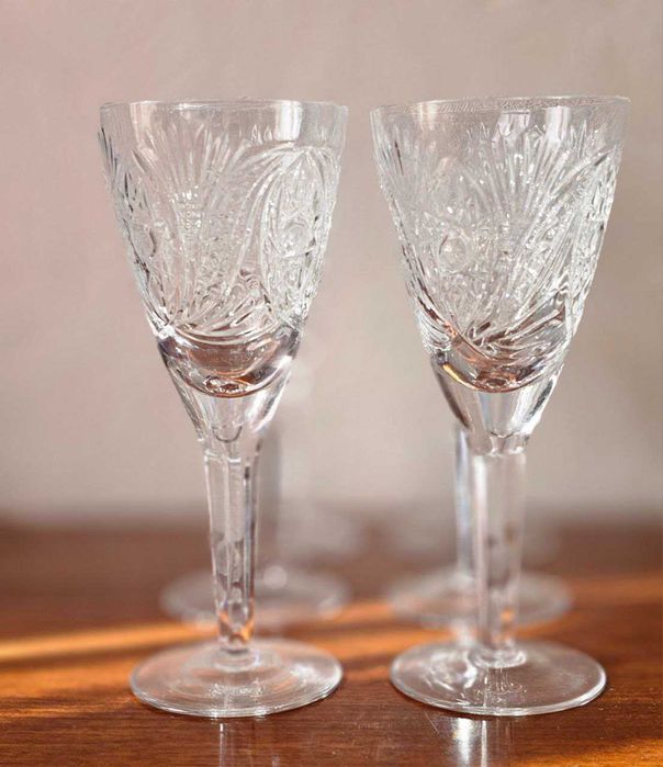 Хрустальные фужеры.