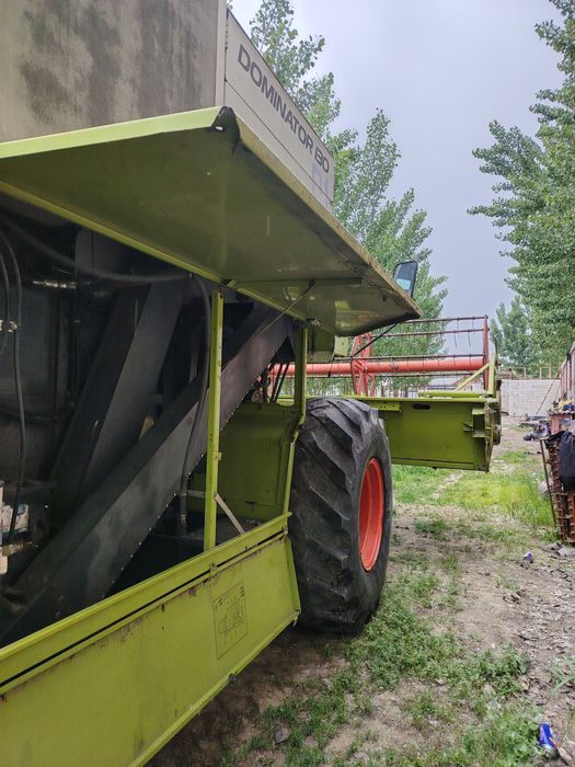 Claas dominator 130