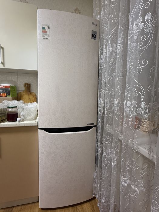 Холодильник LG (Inverter/No Frost) в идеальном состоянии