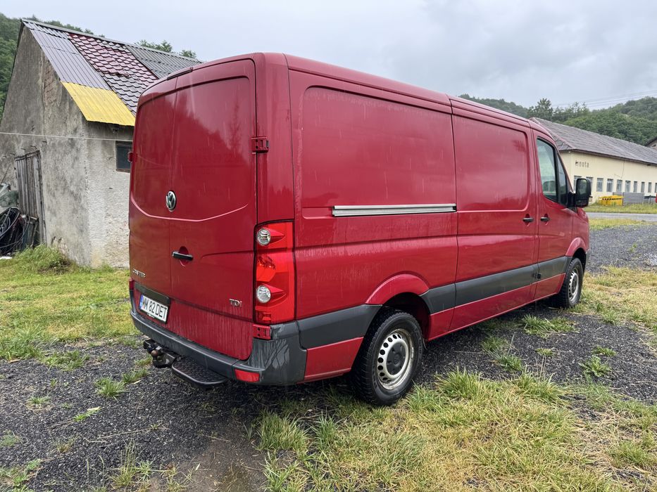 Volkswagen Crafter 2015 2.0D Autoutilitara cu lift hidraulic navigatie