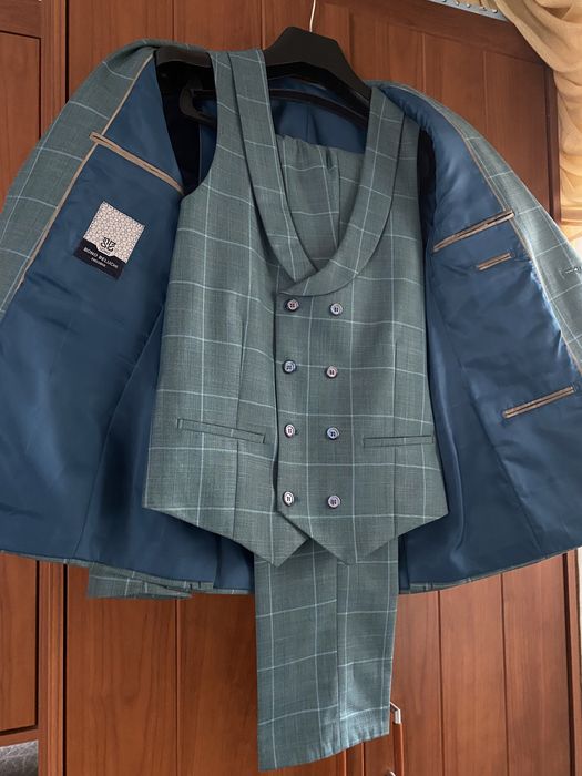 Классический костюм