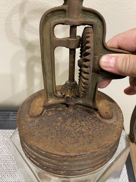 Batator  pentru separare unt din smantana de prin 1900