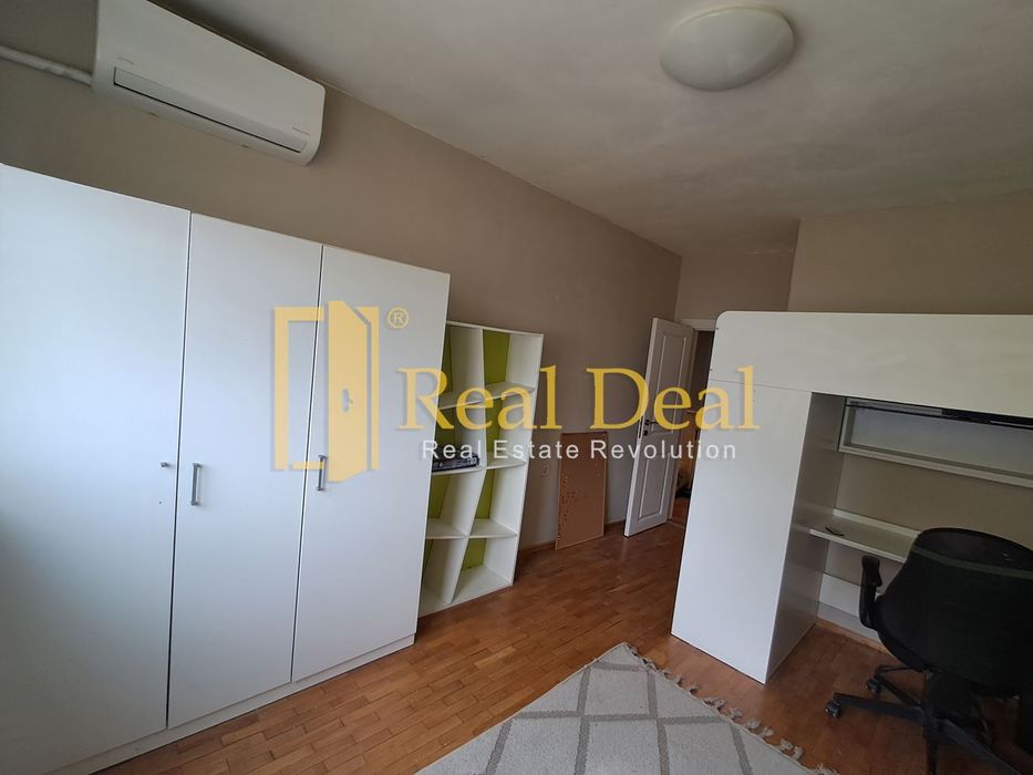 Дава се под наем Тристаен апартамент в София, Център - 100 кв.м за 897.6 € - Снимка #9