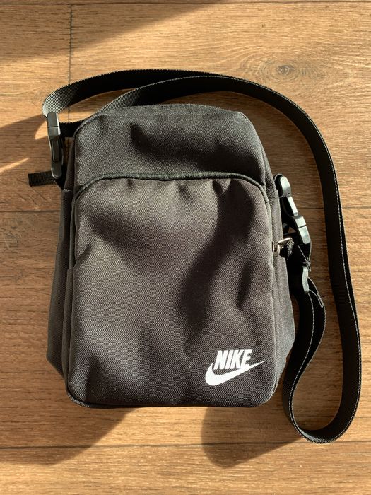 Продам барсетка Nike новый