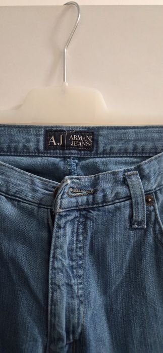 Blugi Armani Jeans,originali,,marimea 26 ,culoare albastru stare foarte buna