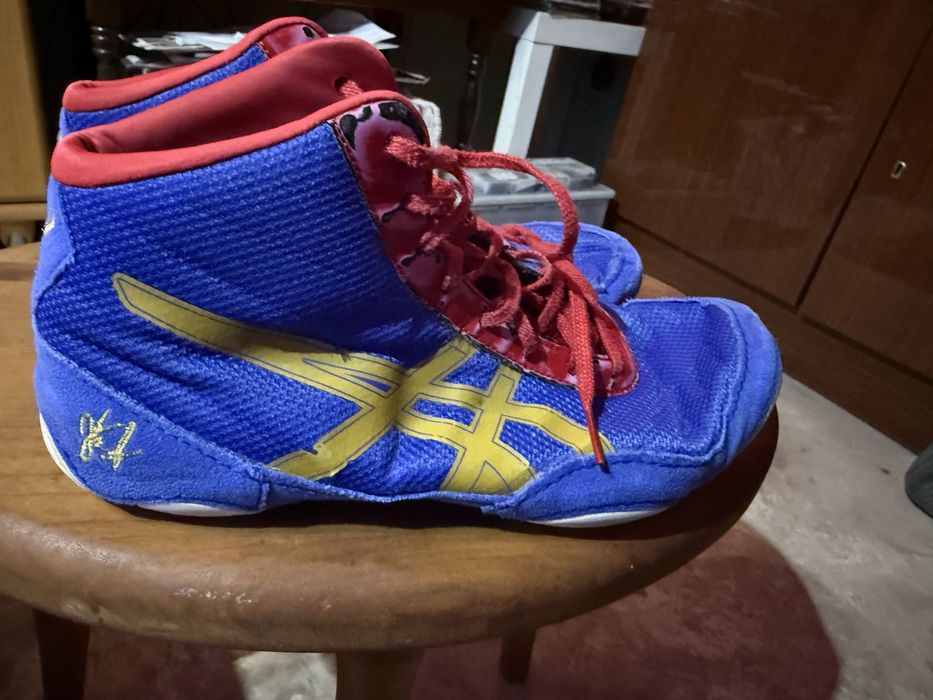 Борцовки asics различни размери