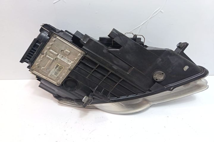 Far stanga cu Xenon complet 3C0941751G Volkswagen VW Passat B6