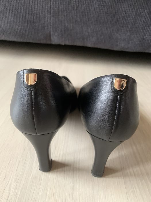 Vand pantofi piele(38) Lasocki.