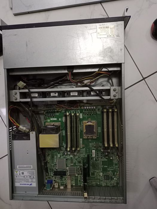 Продам сервер б/у. в рабочем состоянии