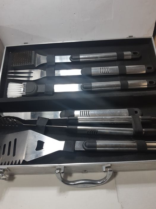 Ustensile pentruu gratar