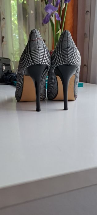 Pantofi eleganți