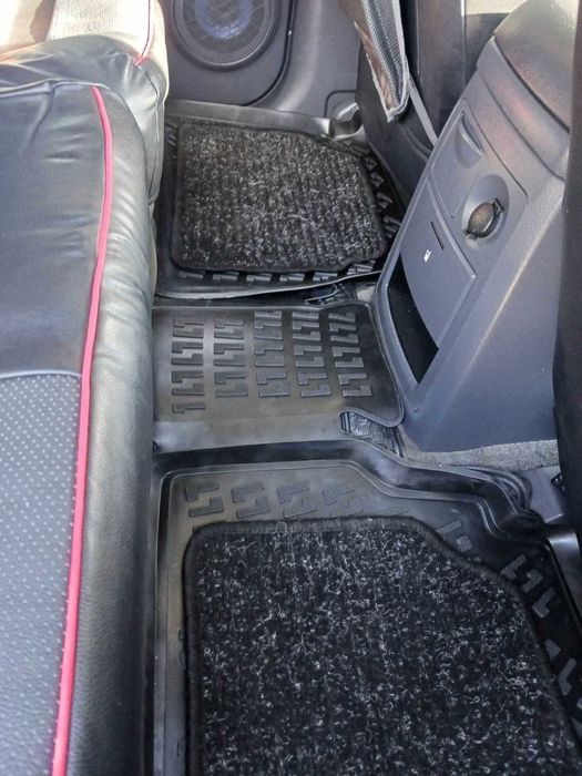 Гумени стелки тип леген за всички марки и модели автомобили