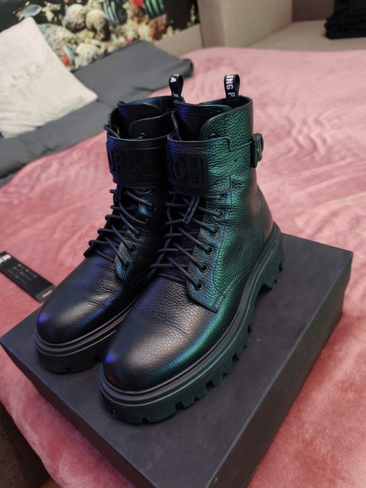 Vând ghete John Richmond