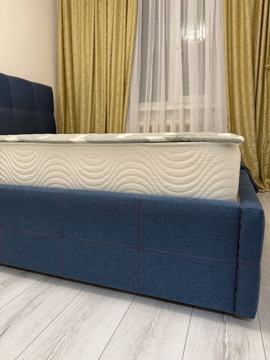 Продам двухспальную кровать