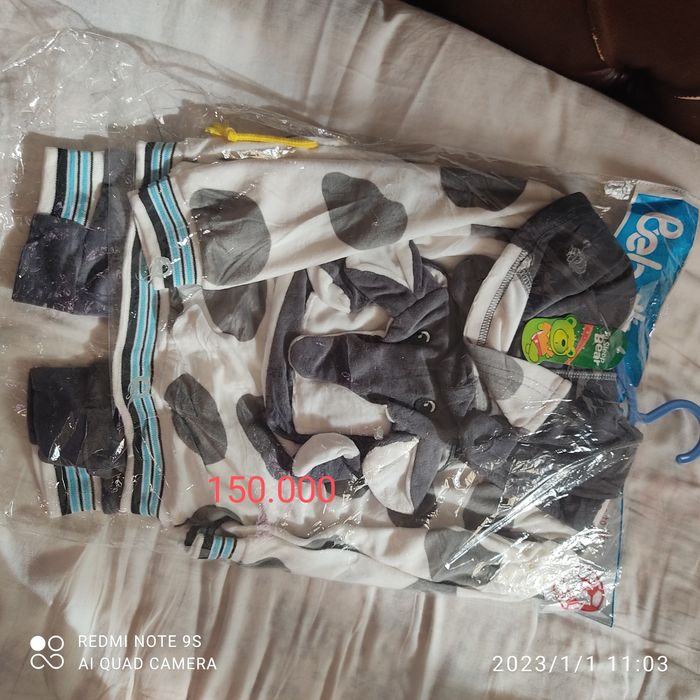 Bolalar uchun kiyim shapka sharf va filchalik kiyimcha