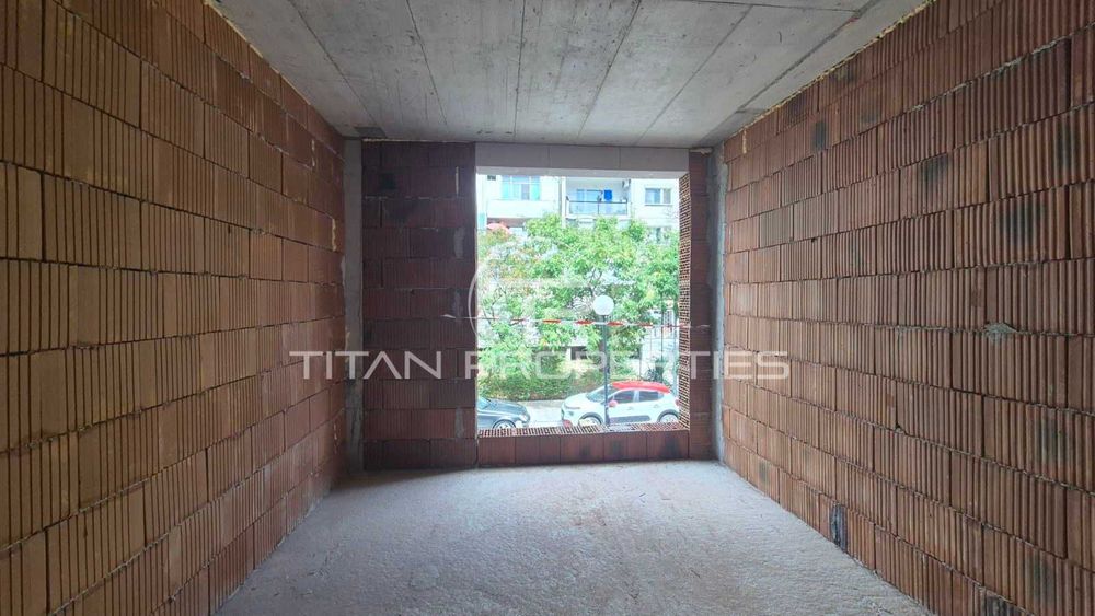 Продава се Тристаен апартамент в Пловдив, Кючук Париж - 101 кв.м за 1256 €/кв.м - Снимка #2