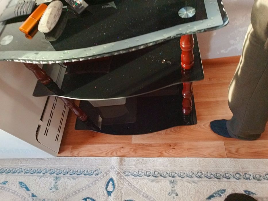 Продам столик тумба, каленое  стекло