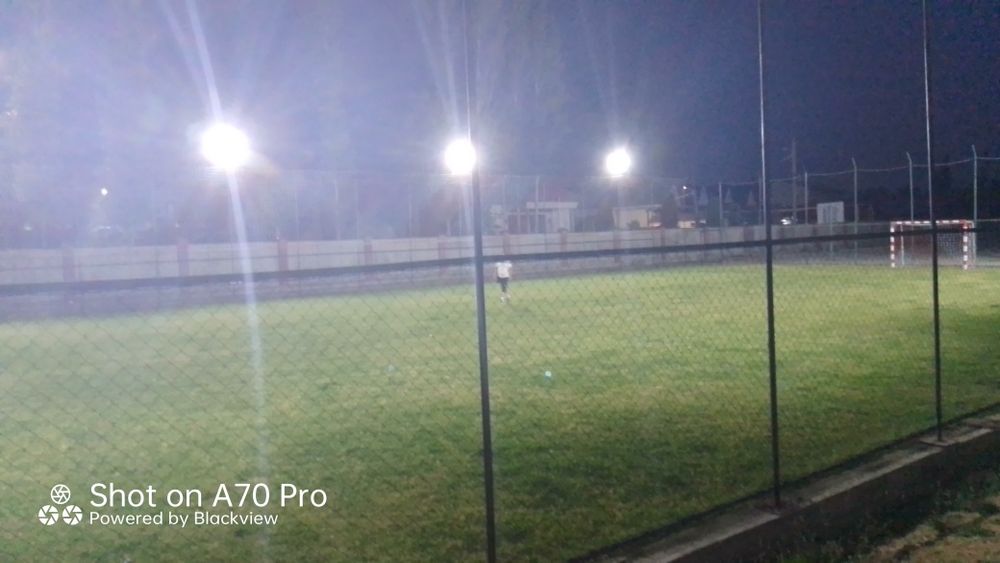 Футбольные поля в аренду с натуральной  и искусственной травой .